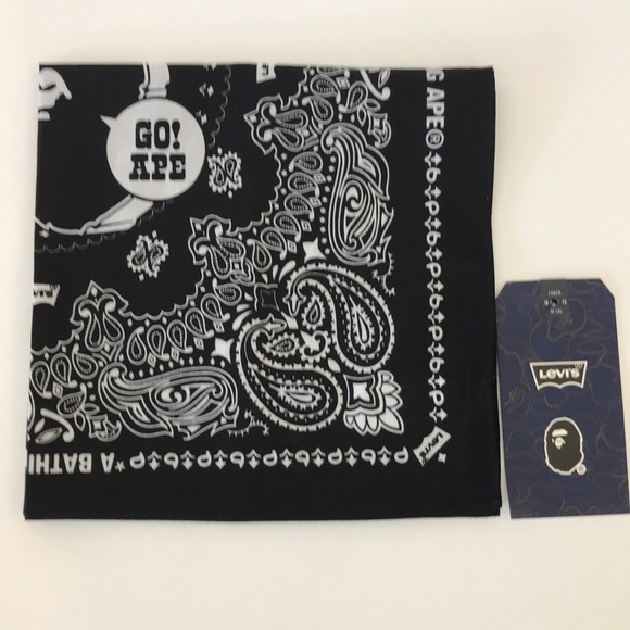 🎉Host Pick🎉Levi’s x Bape Black Bandana NWT - Picture 7 of 8